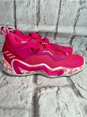 Adidas men’s  D.O.N. Issue 3 bright pink basketball sneakers size 7.5